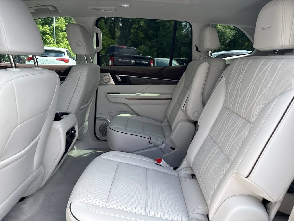 Used 2026 Buick Enclave Avenir w/ Super Cruise Package AWD/4WD image 12
