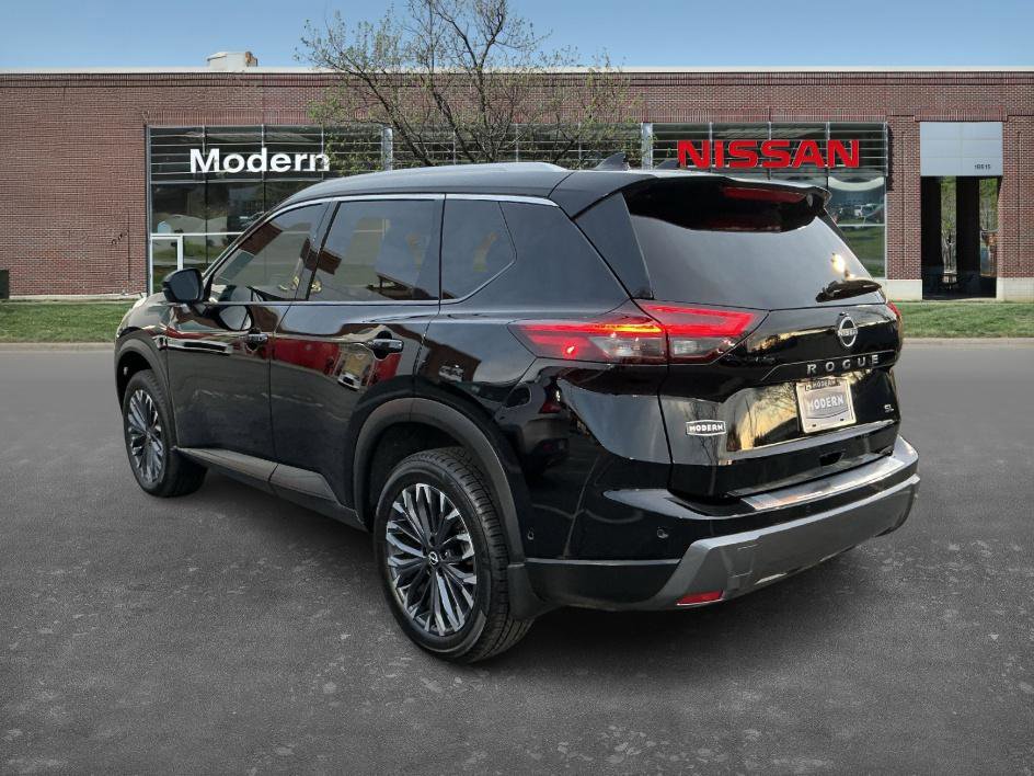 Certified 2025 Nissan Rogue SL w/ Tech Package image 2
