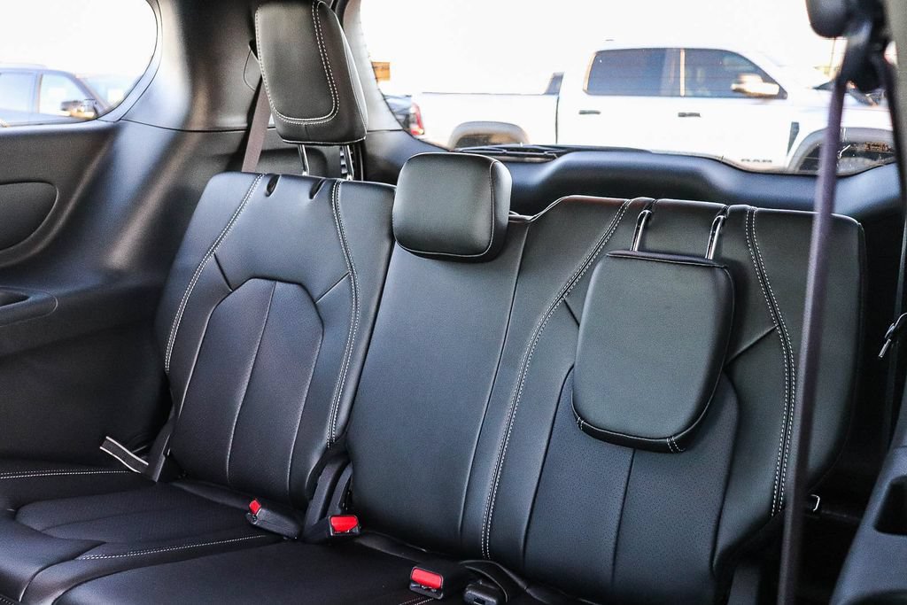 New 2027 Chrysler Pacifica Select FWD image 21