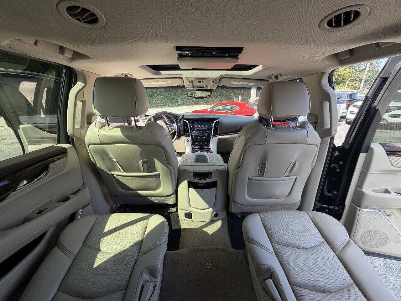 Used 2015 Cadillac Escalade Premium AWD/4WD image 29
