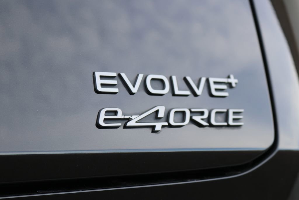 Used 2023 Nissan Ariya AWD image 31