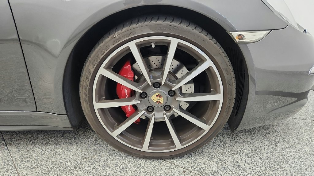 Used 2013 Porsche 911 Carrera 4S AWD/4WD image 23