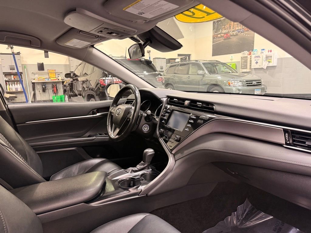 Used 2019 Toyota Camry SE image 25