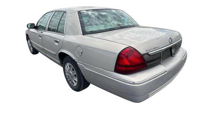 Used 2007 Mercury Grand Marquis GS RWD image 3