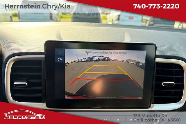 Used 2024 Hyundai Venue SEL FWD image 15