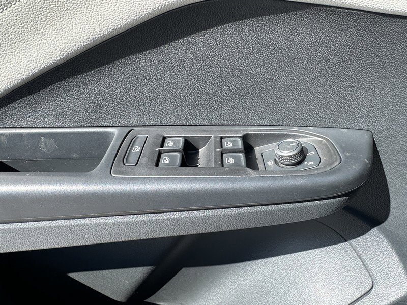 New 2025 Volkswagen Taos SEL image 19