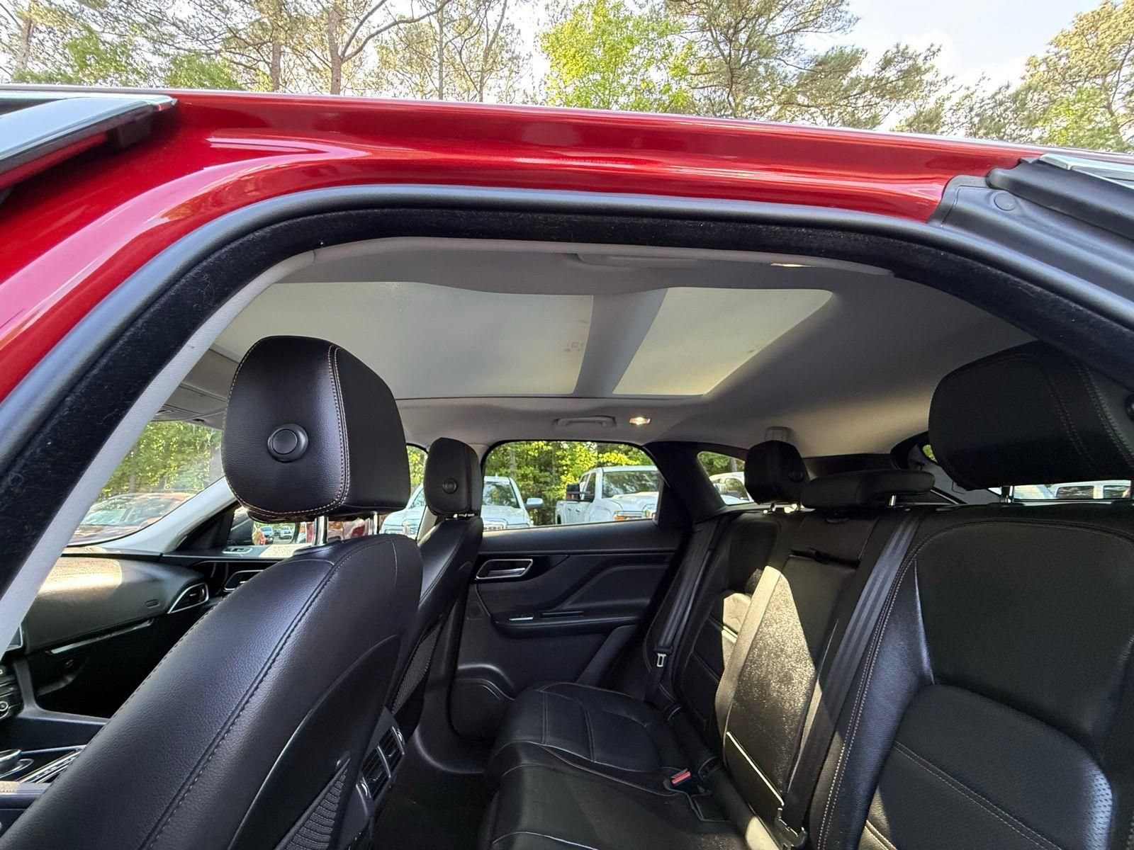Used 2019 Jaguar F-PACE Prestige AWD/4WD image 43