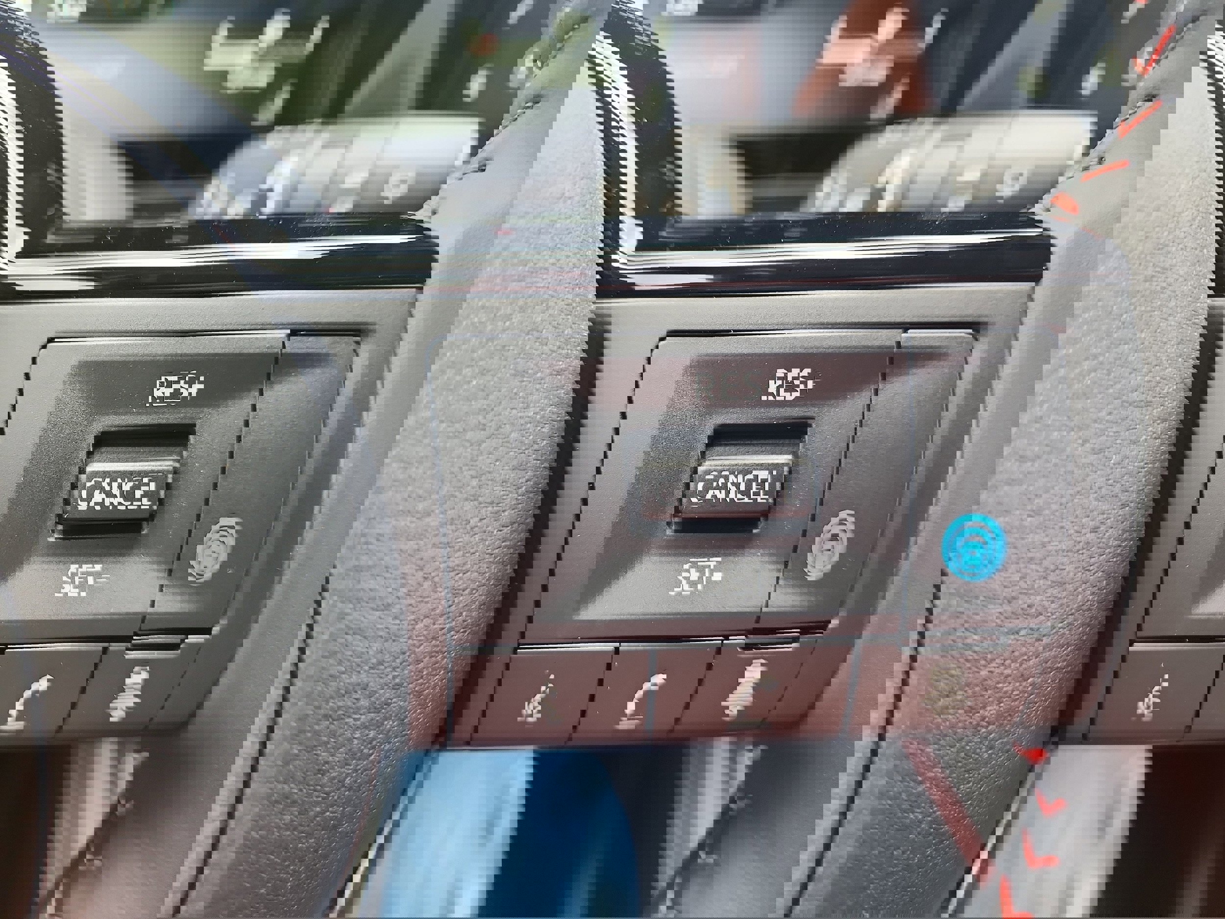 New 2025 Nissan Kicks SR image 17