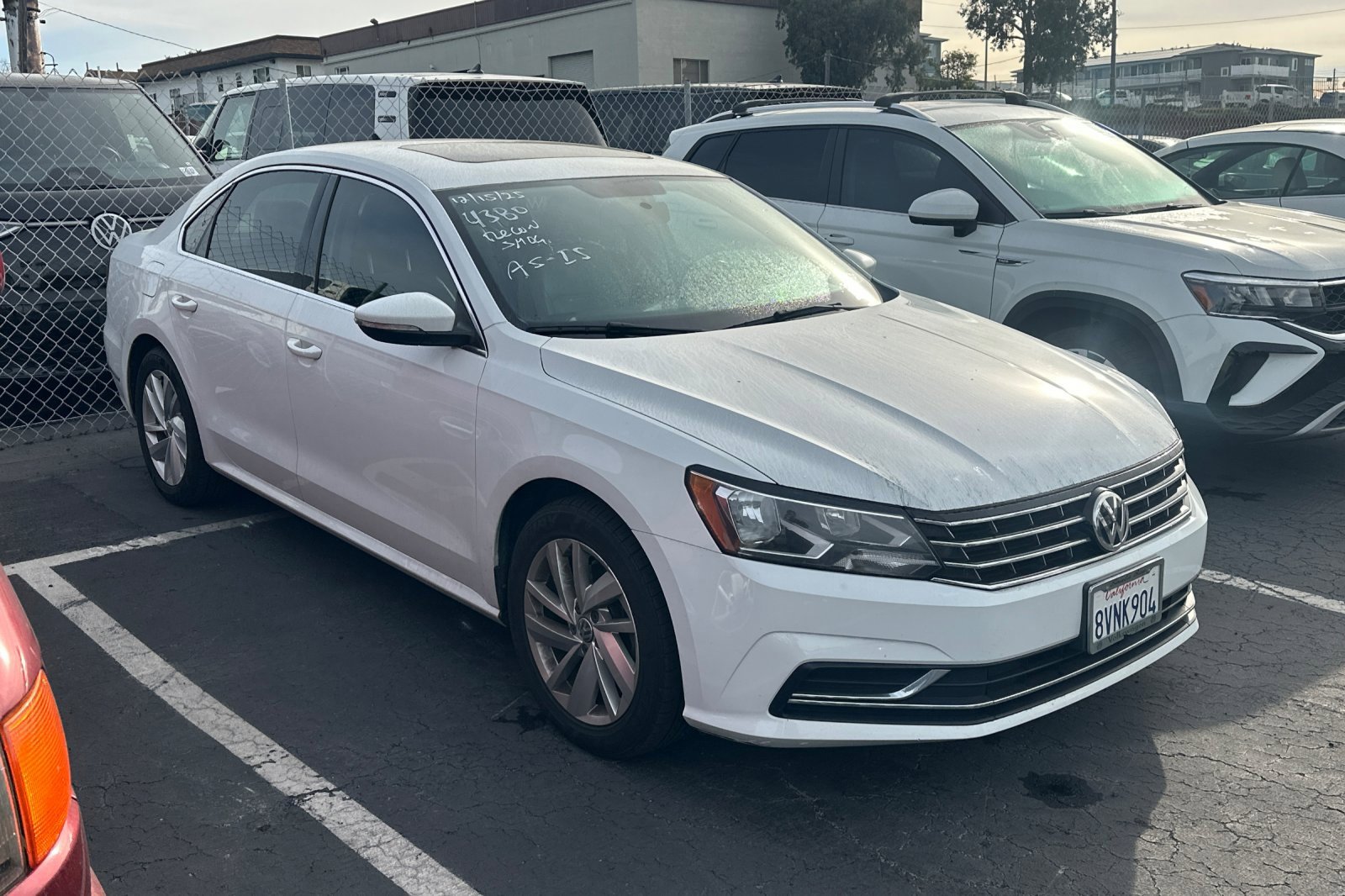 Used 2018 Volkswagen Passat 2.0T SE image 2