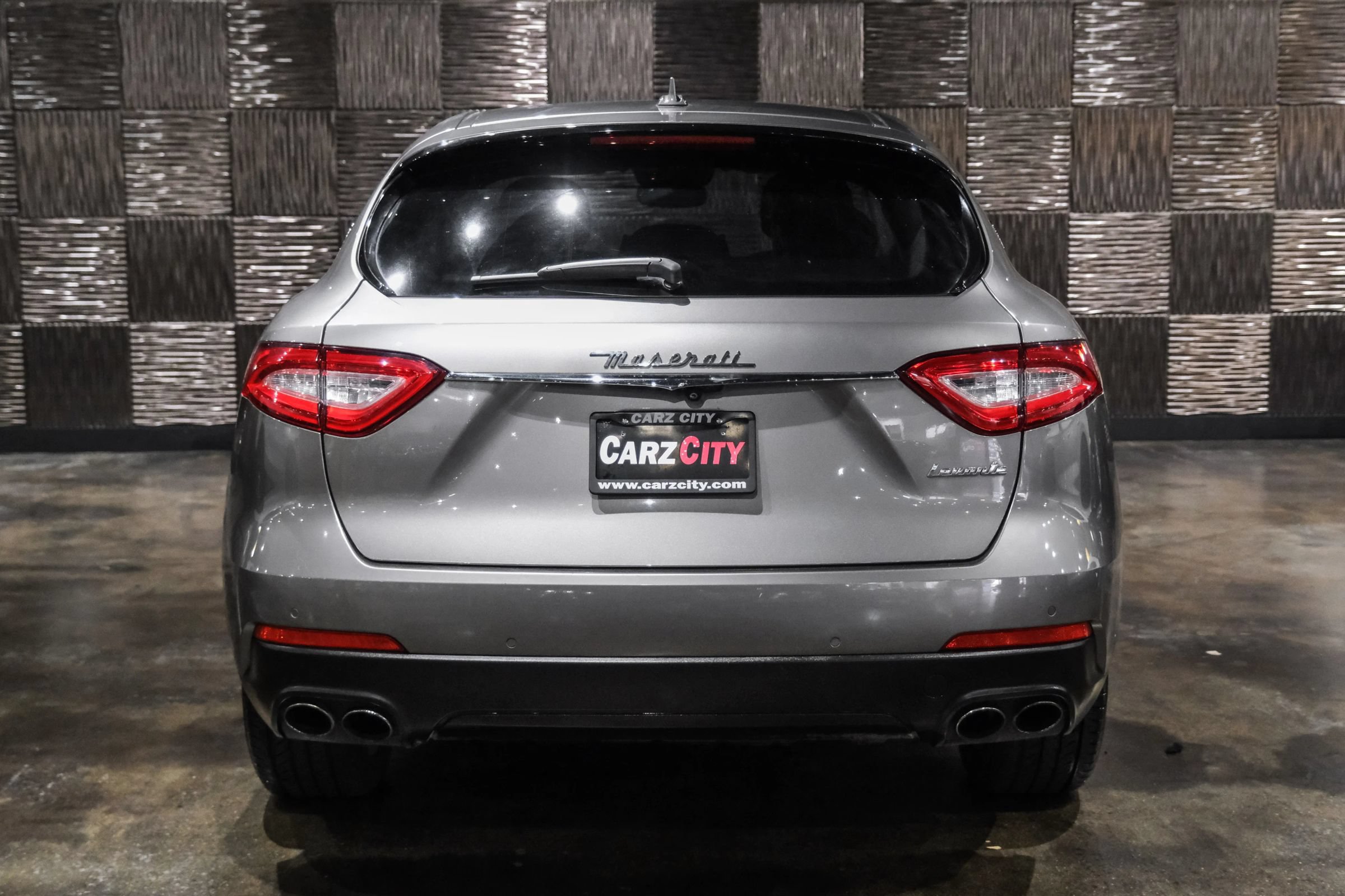 Used 2017 Maserati Levante AWD/4WD image 8
