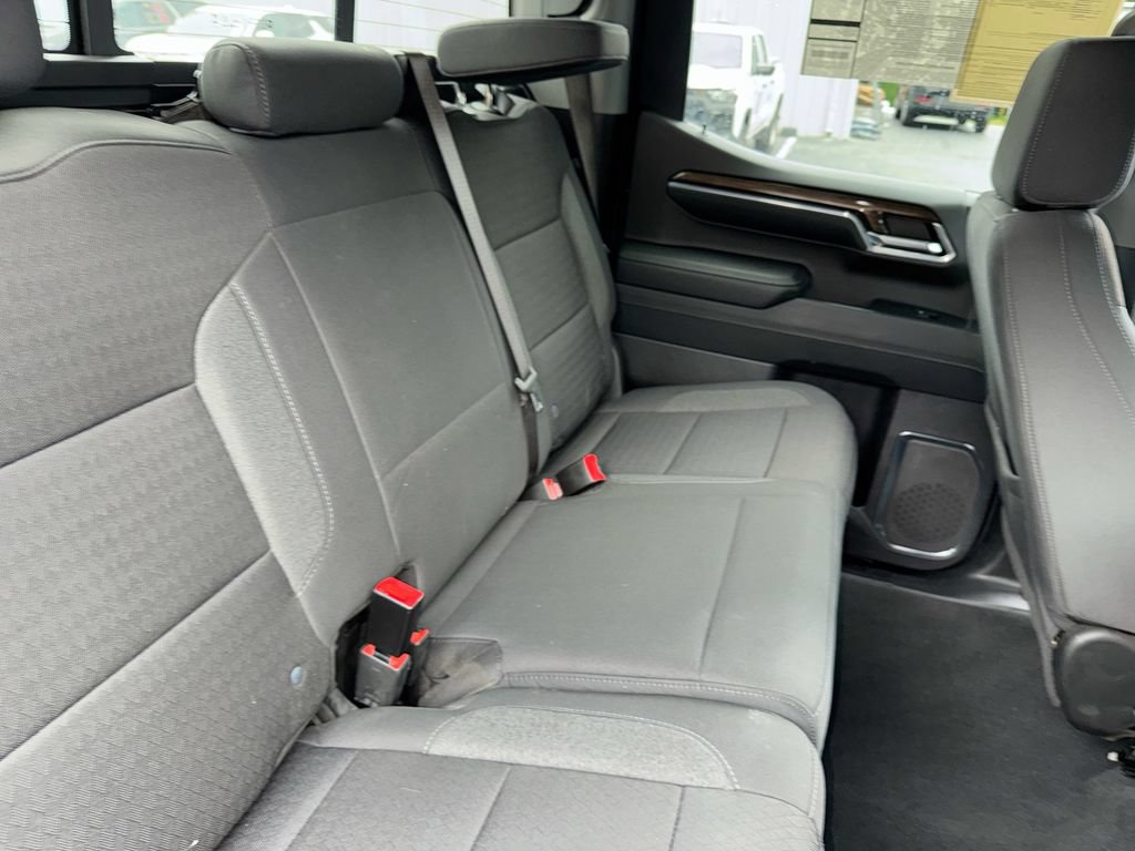 Used 2024 Chevrolet Silverado 1500 LT w/ Safety Package AWD/4WD image 28