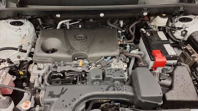Used 2025 Toyota RAV4 LE image 31