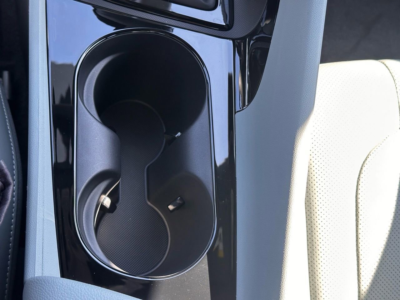 Certified 2025 Hyundai Elantra Limited image 38