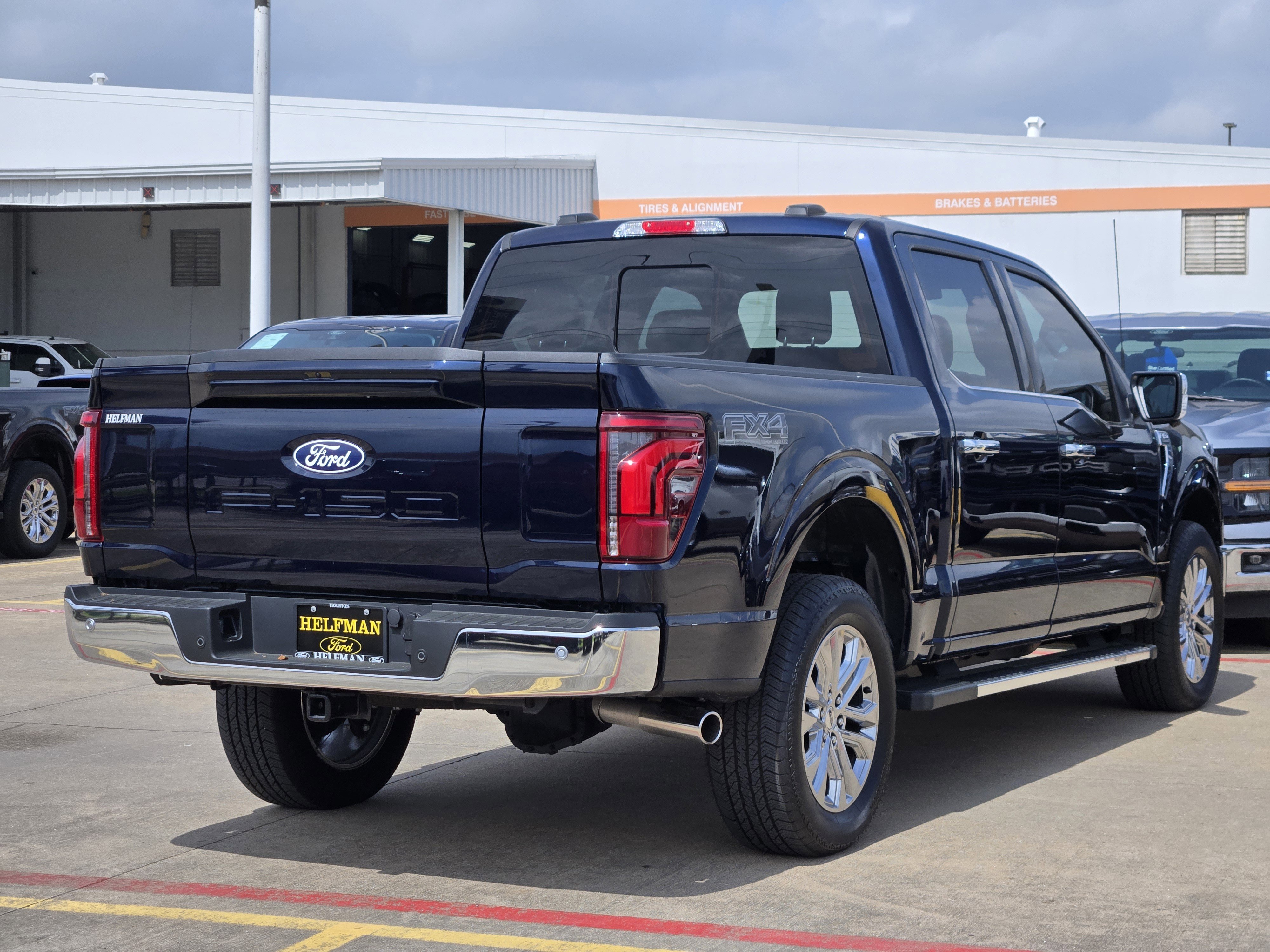 Used 2025 Ford F150 Lariat w/ Equipment Group 501A Mid image 3