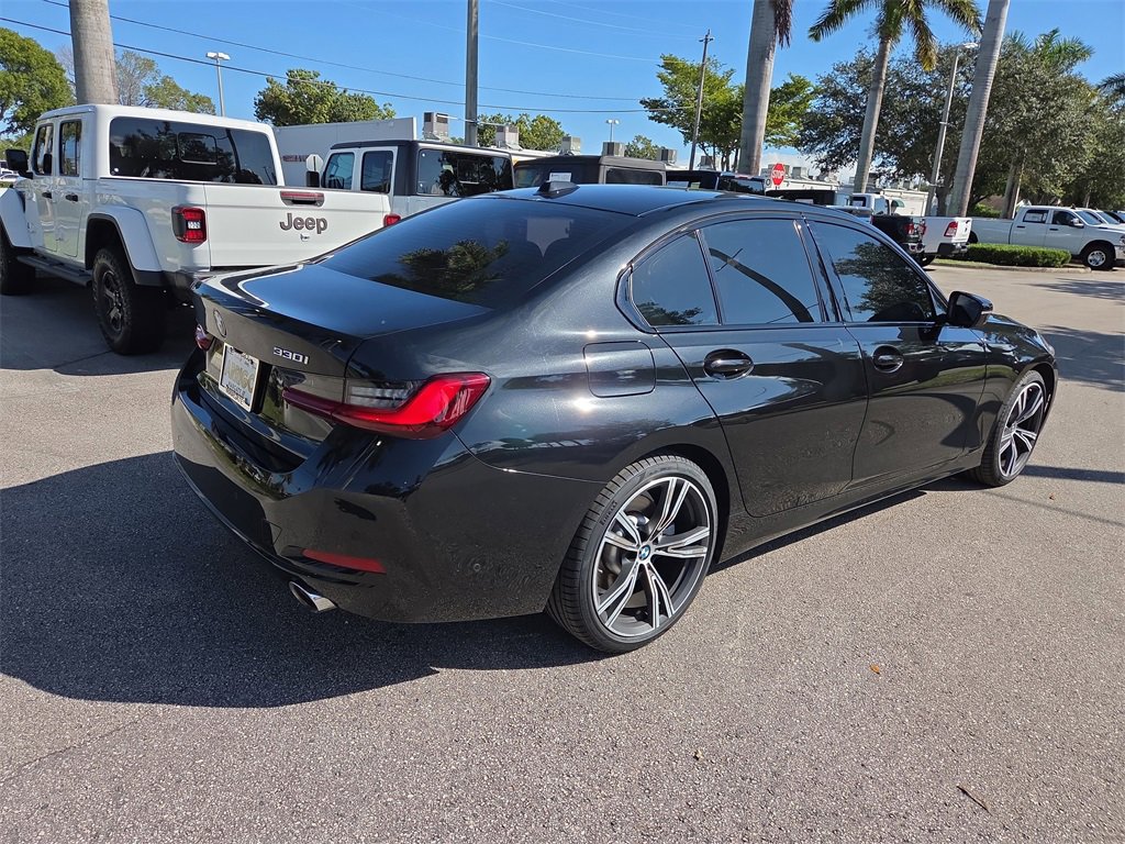 Used 2023 BMW 330i Sedan w/ Premium Package image 7