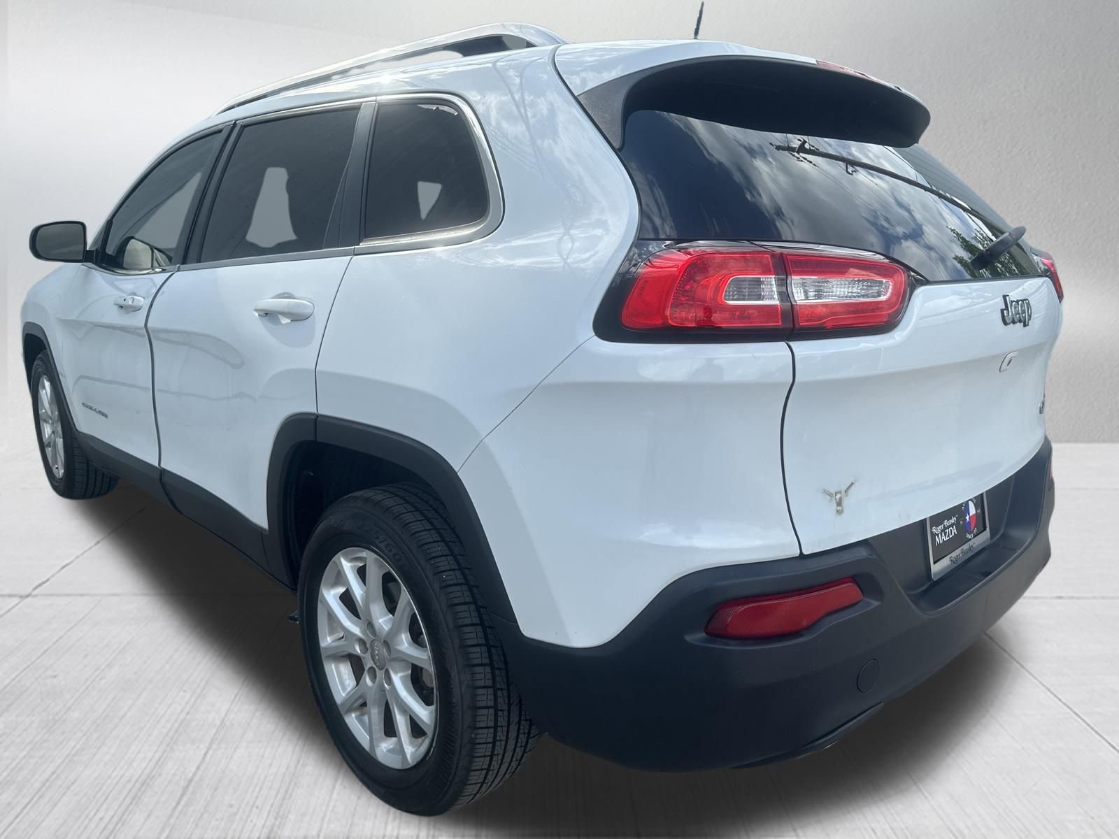 Used 2017 Jeep Cherokee Latitude w/ Comfort/Convenience Group image 6