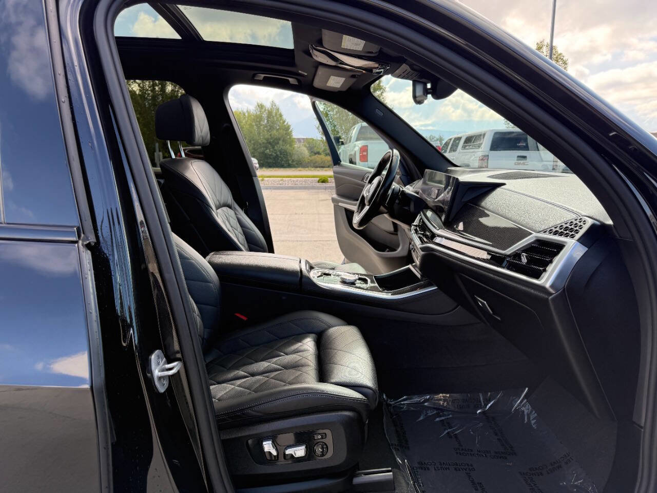 Used 2024 BMW X5 M60i w/ Climate Comfort Package AWD/4WD image 27