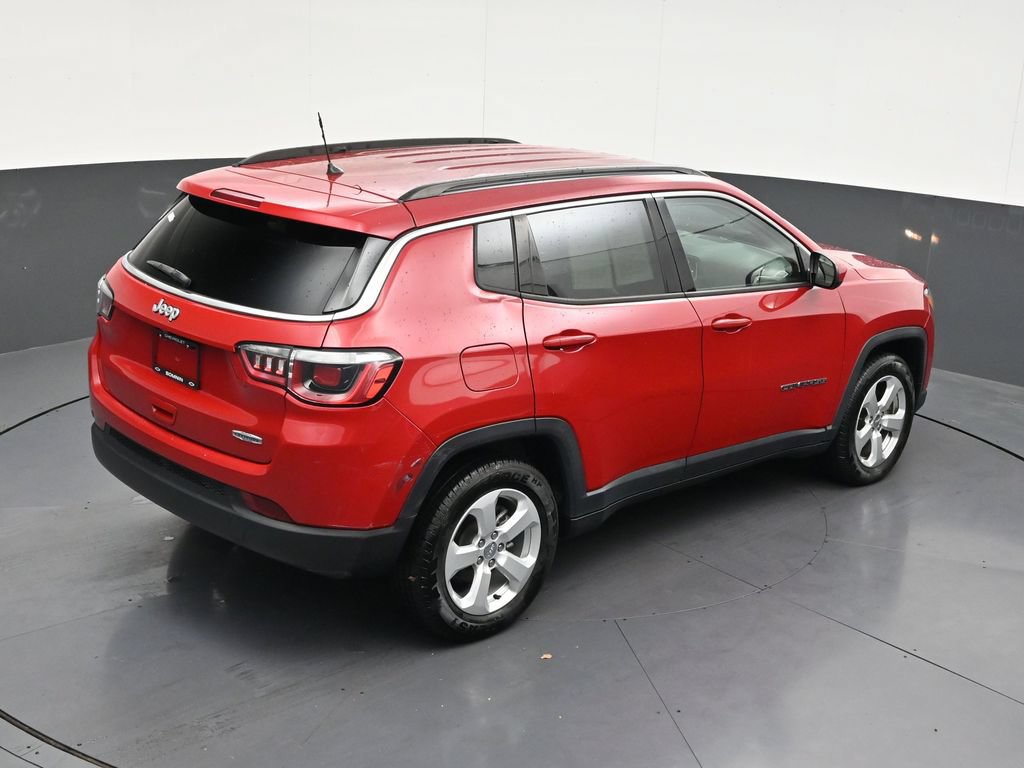 Used 2018 Jeep Compass Latitude FWD image 19