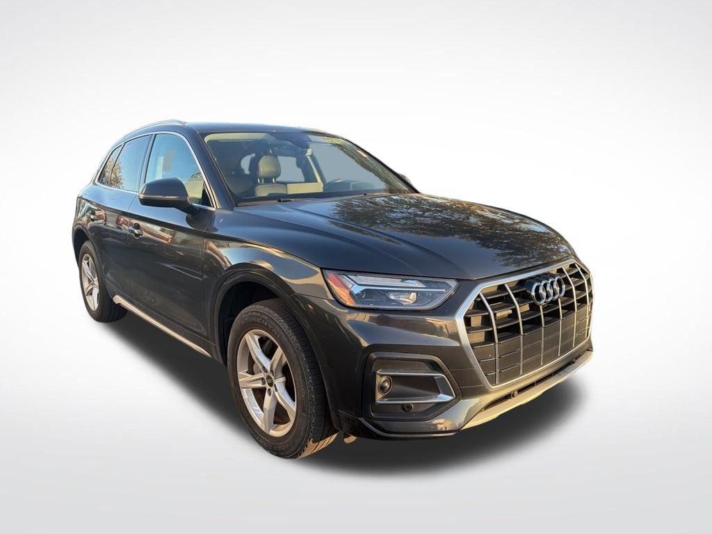 Used 2023 Audi Q5 2.0T Premium w/ Convenience Package image 2