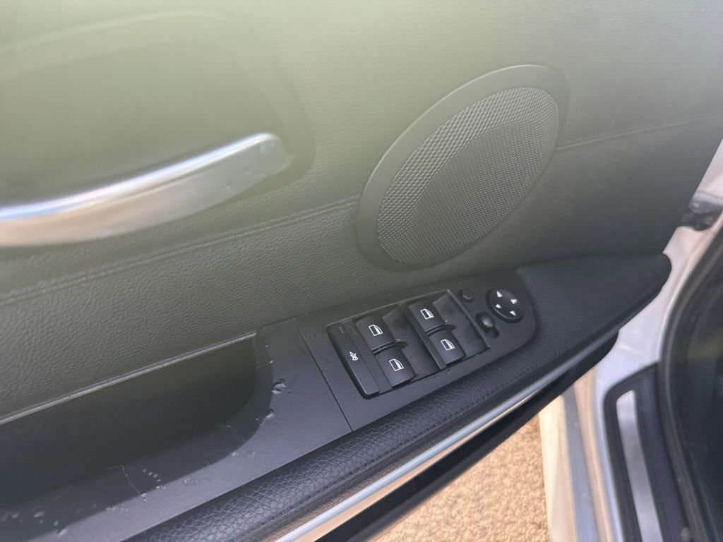 Used 2010 BMW 335i xDrive 335i xDrive image 8