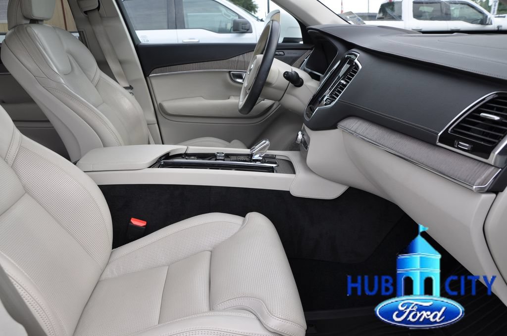 Used 2023 Volvo XC90 B6 Ultimate w/ Protection Package Premier AWD/4WD image 16