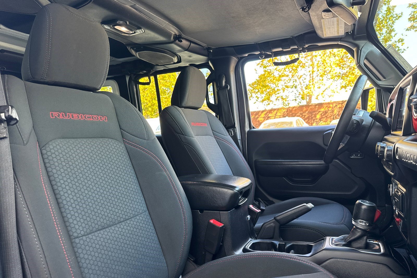 Used 2018 Jeep Wrangler Unlimited Rubicon AWD/4WD image 27
