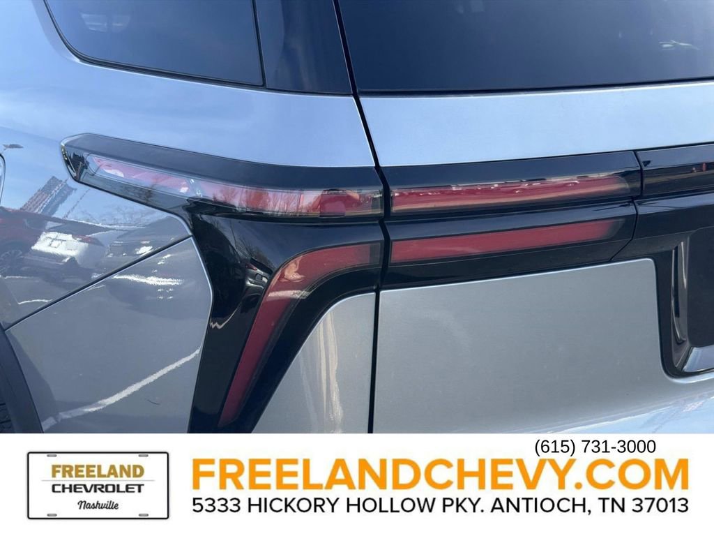 Used 2025 Chevrolet Traverse Z71 w/ Driver Confidence Package image 12