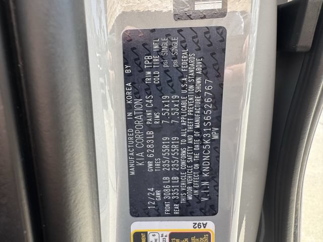 Used 2025 Kia Carnival EX FWD image 40