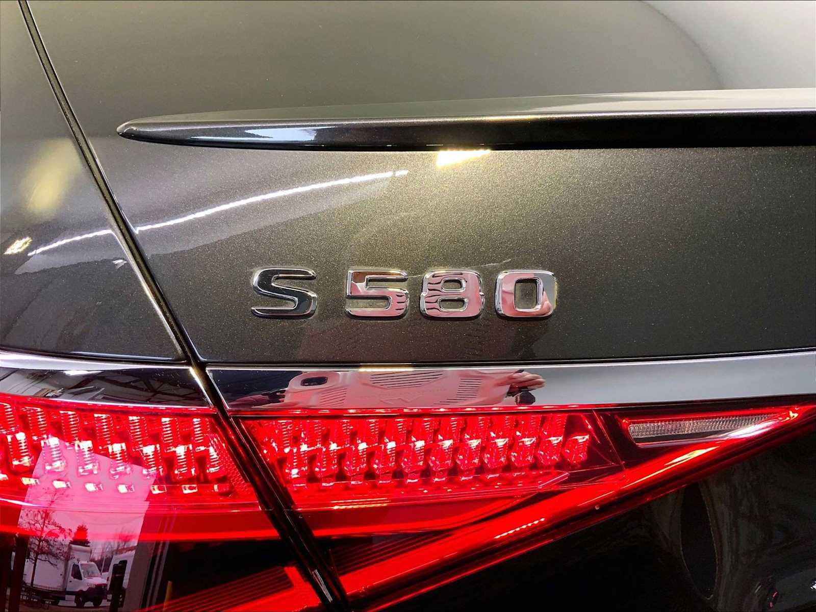 Used 2023 Mercedes-Benz S 580 4MATIC Sedan image 35