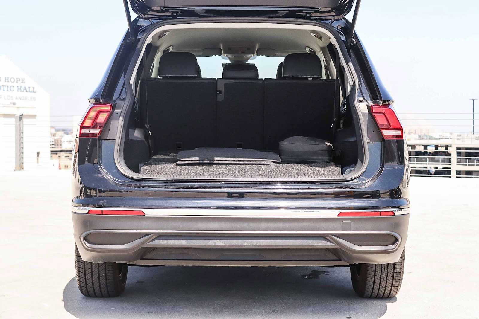 Certified 2022 Volkswagen Tiguan SE FWD image 26