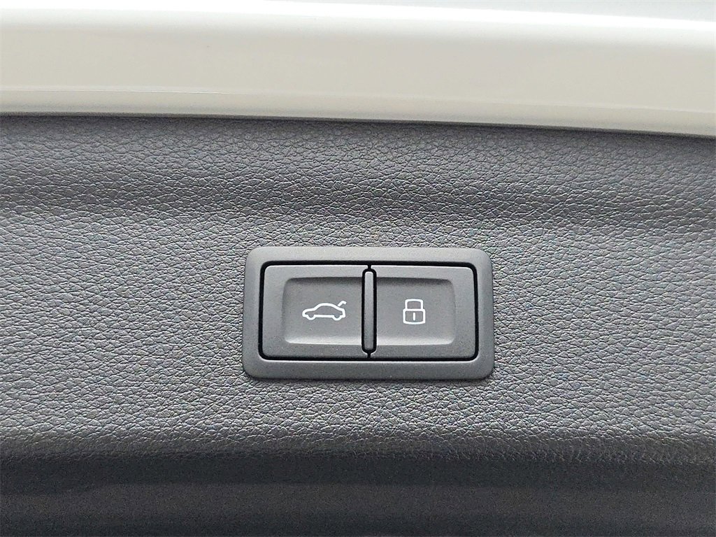 Certified 2024 Audi Q3 2.0T Premium w/ Convenience Package image 13