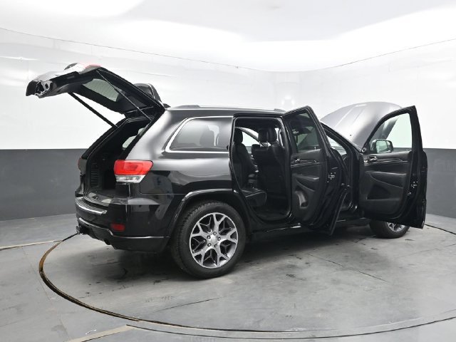 Used 2019 Jeep Grand Cherokee Overland AWD/4WD image 49