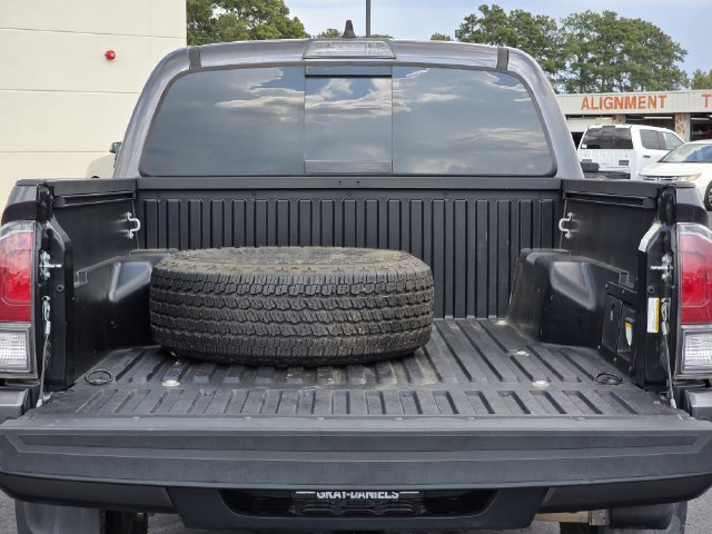 Used 2023 Toyota Tacoma TRD Off-Road w/ Technology Package AWD/4WD image 28