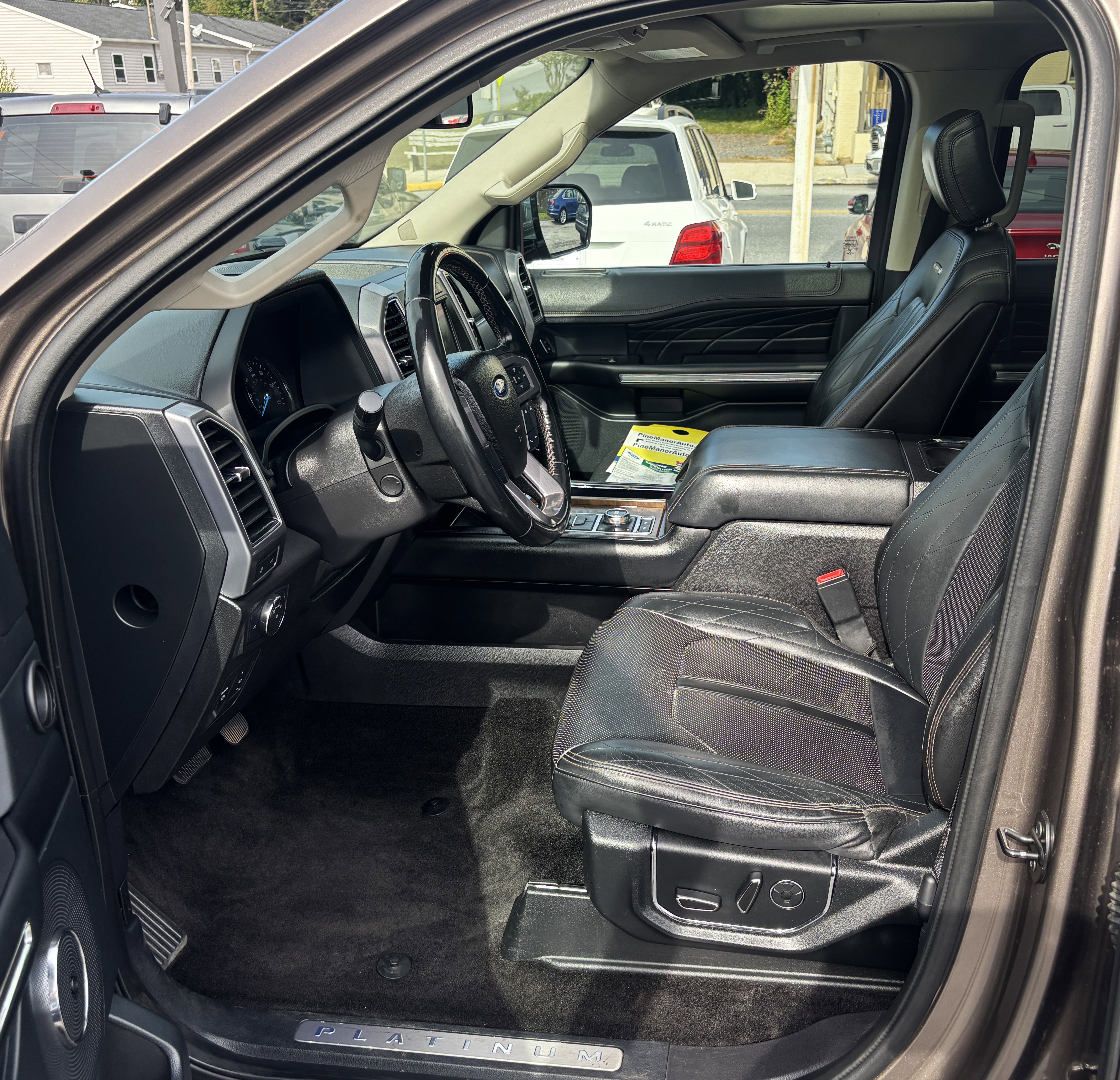Used 2018 Ford Expedition Max Platinum image 17