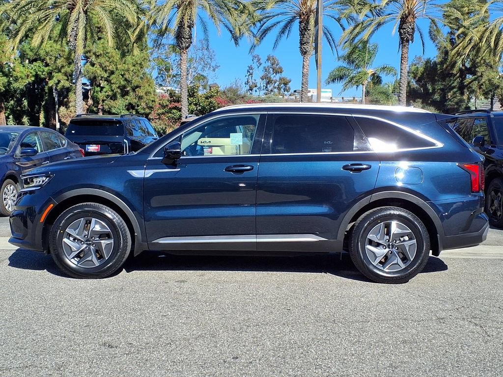 Certified 2023 Kia Sorento EX FWD image 3