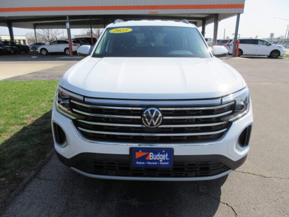 Used 2025 Volkswagen Atlas SE image 8