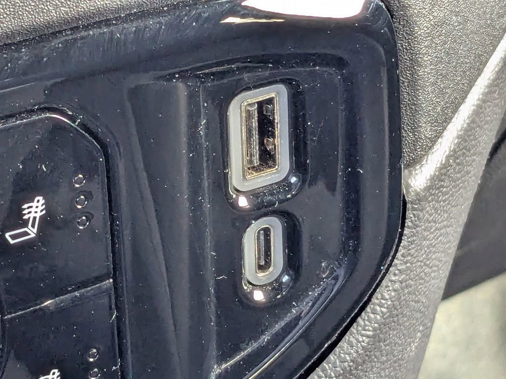 Used 2025 Chevrolet Silverado 1500 LT image 24