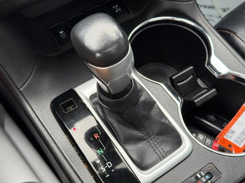 Used 2015 Toyota Highlander Limited Platinum image 28