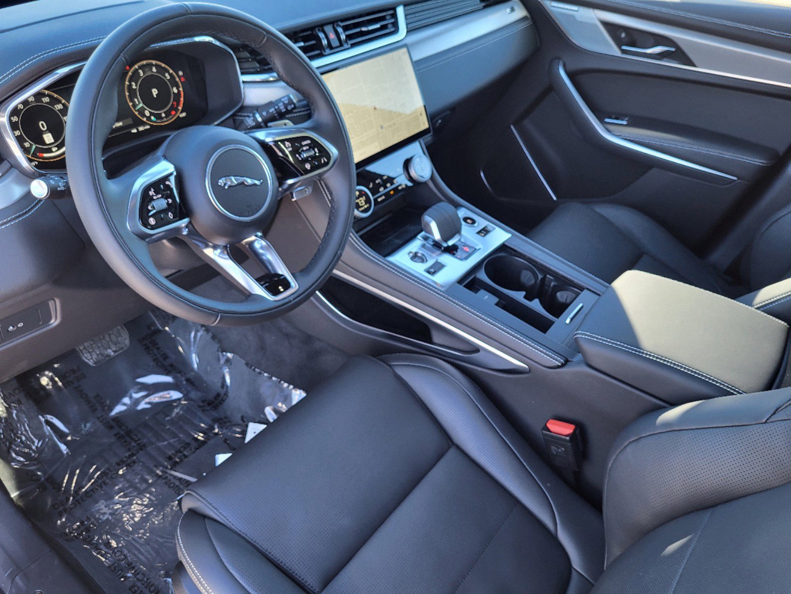 New 2025 Jaguar F-PACE R-Dynamic S image 16