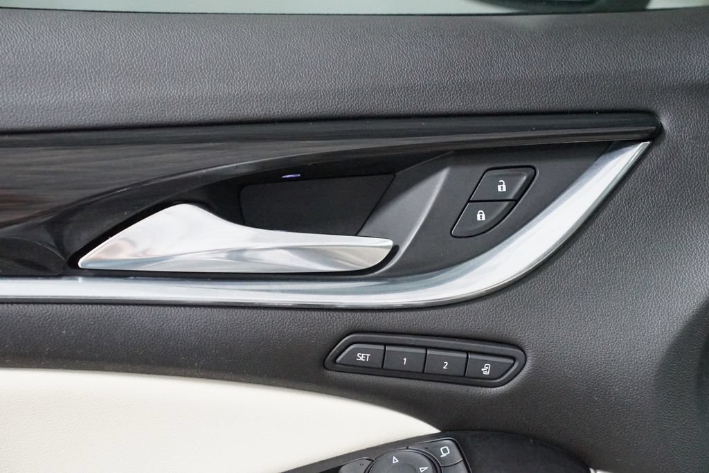 Used 2022 Buick Enclave Premium w/ Experience Buick Package FWD image 33