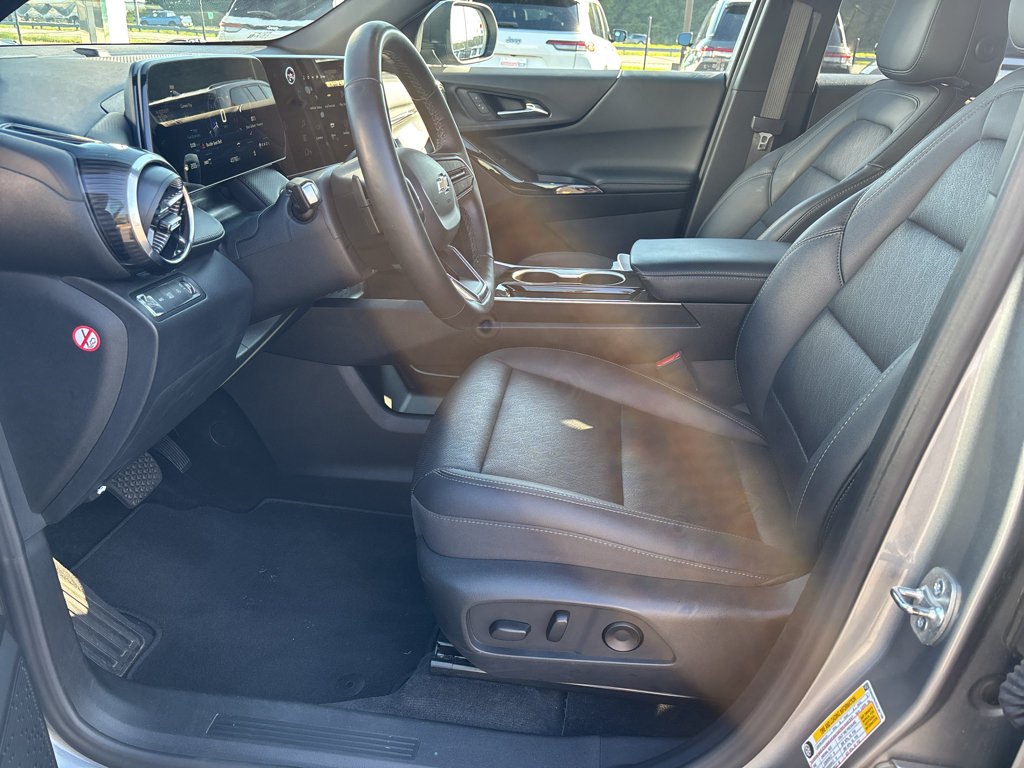 Used 2025 Chevrolet Equinox LT w/ Convenience Package II AWD/4WD image 12