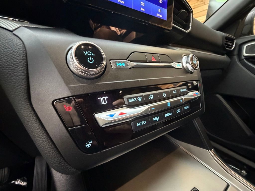 Used 2020 Ford Explorer XLT w/ Equipment Group 202A image 24