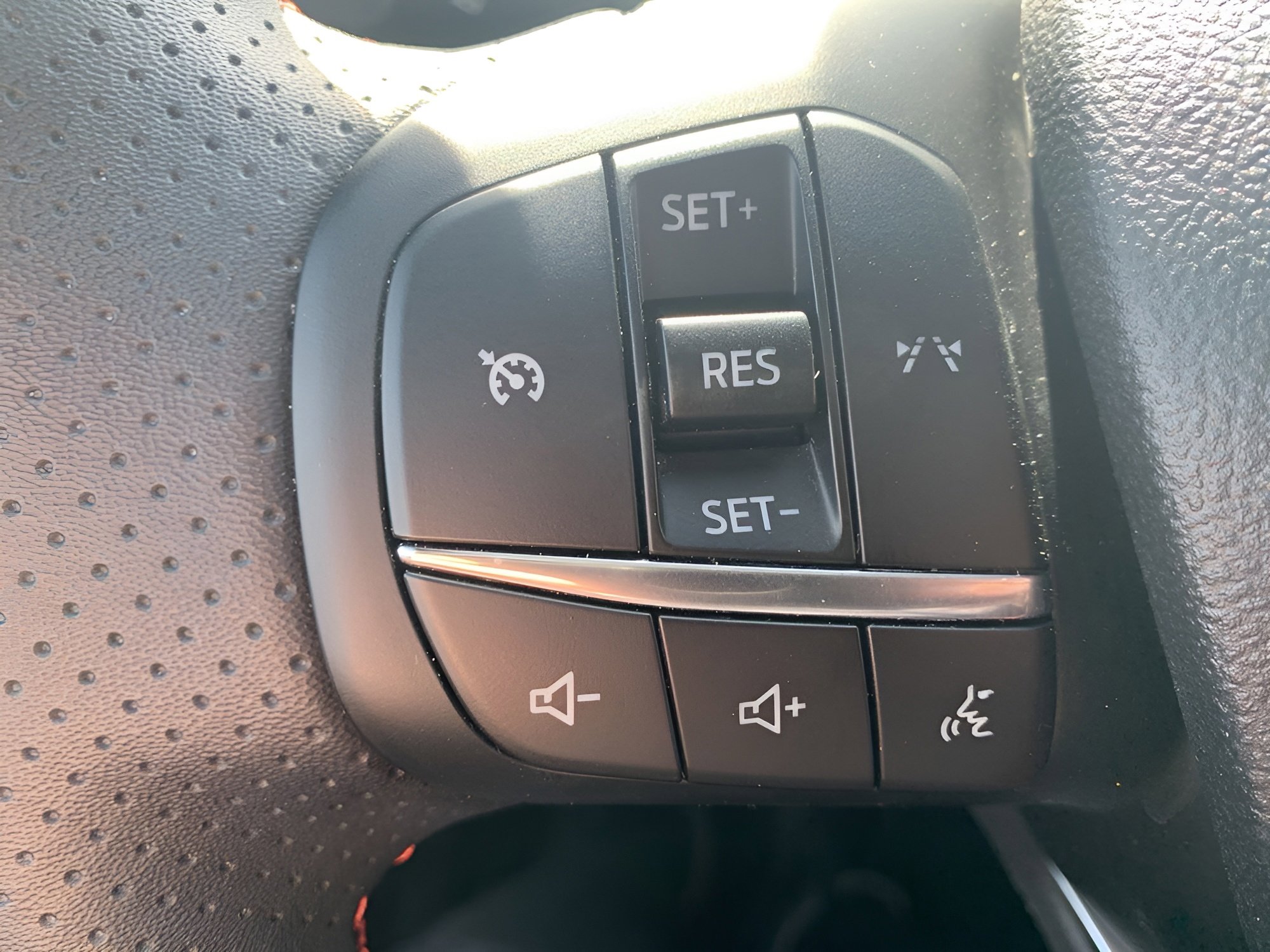 Used 2025 Ford Escape ST-Line AWD/4WD image 12