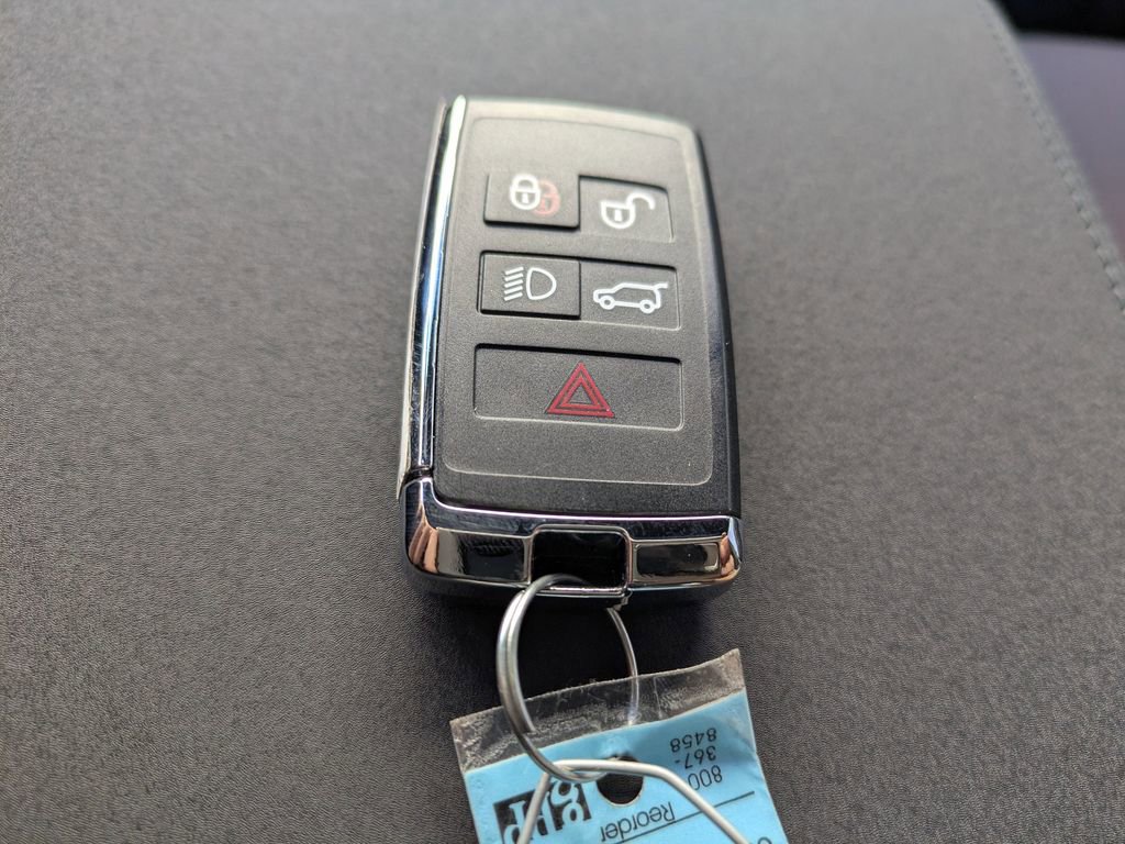 New 2026 Land Rover Discovery Limited Edition image 29