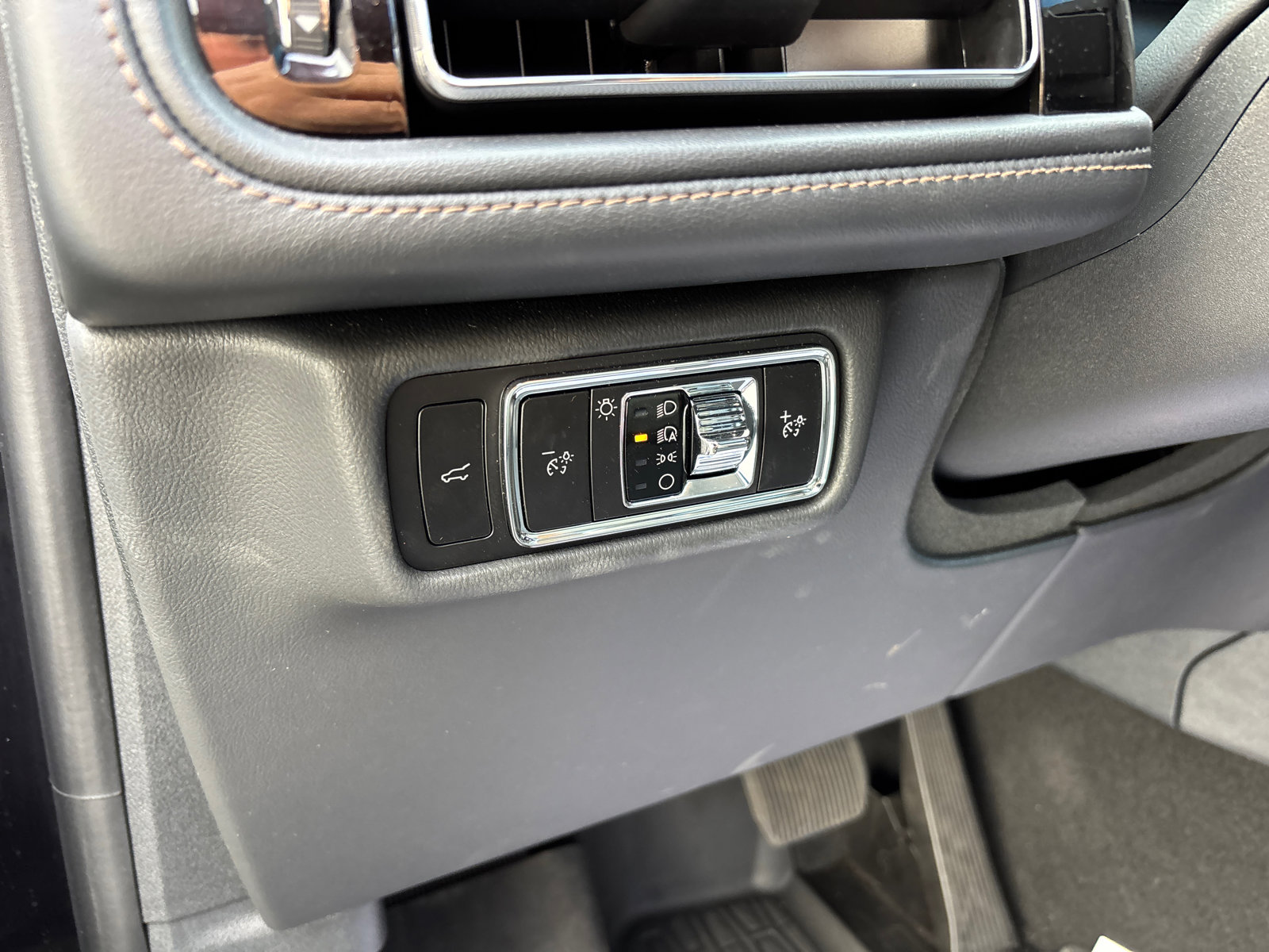 New 2025 Lincoln Aviator Reserve w/ Equipment Group 201A image 16