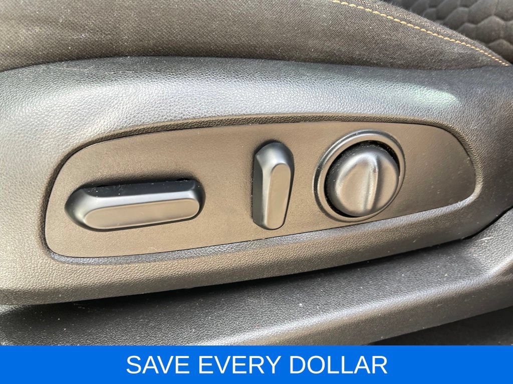 Used 2019 Chevrolet Equinox LT FWD image 21
