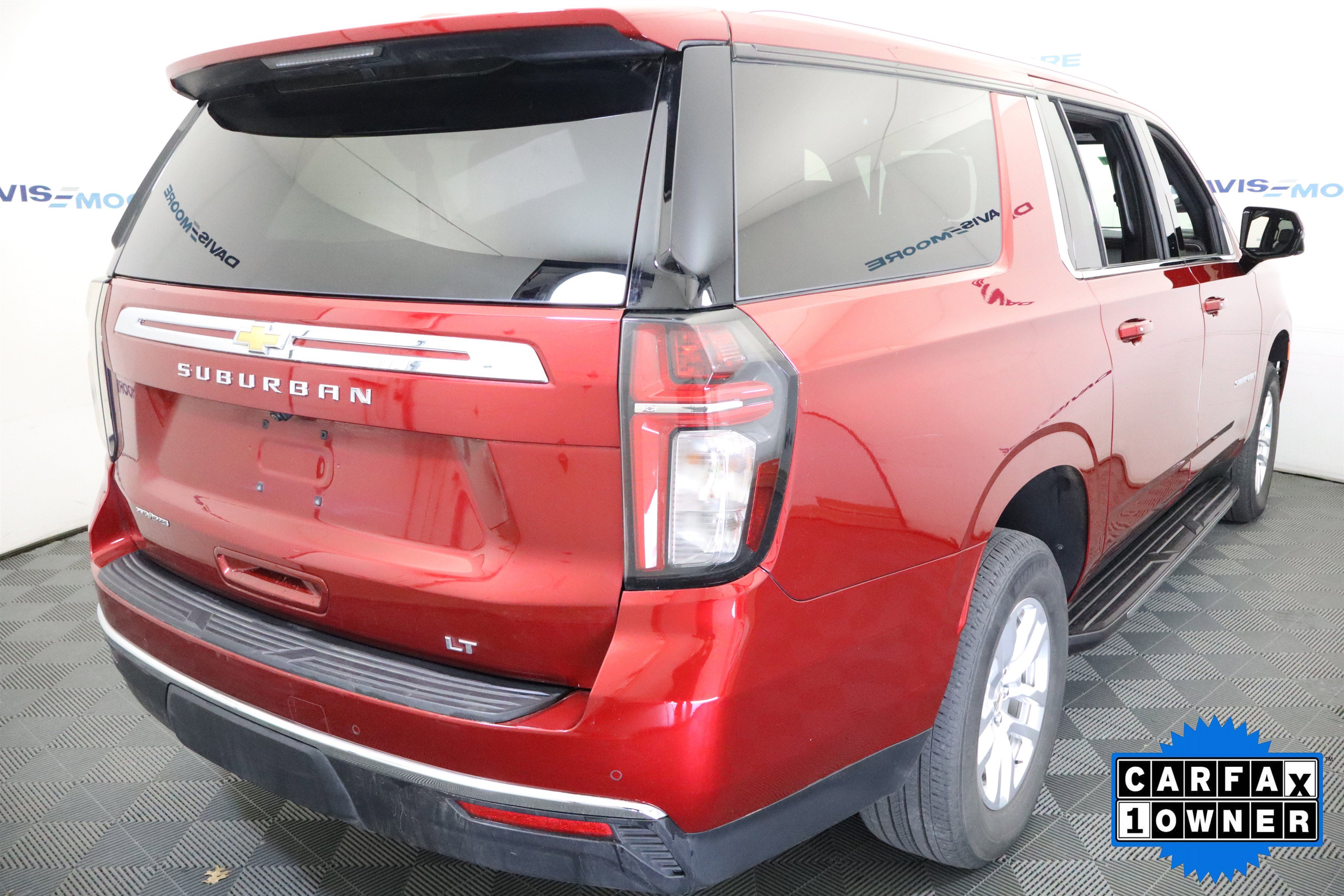 Used 2023 Chevrolet Suburban LT w/ Luxury Package AWD/4WD image 6