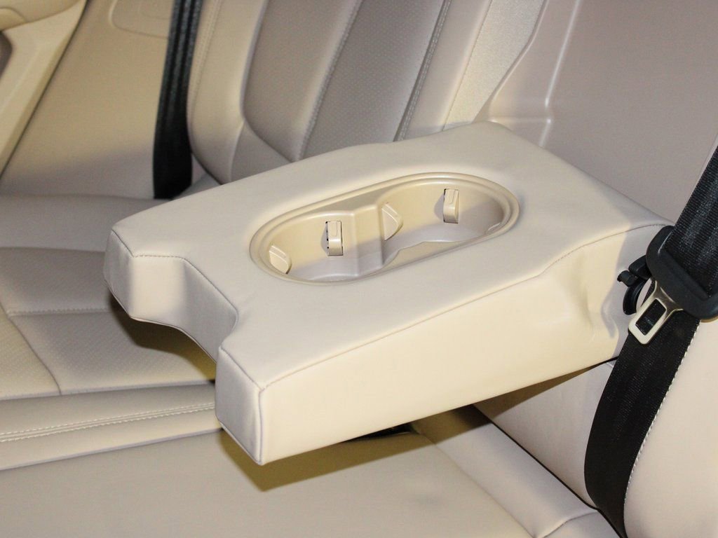 Certified 2025 Porsche Macan image 33