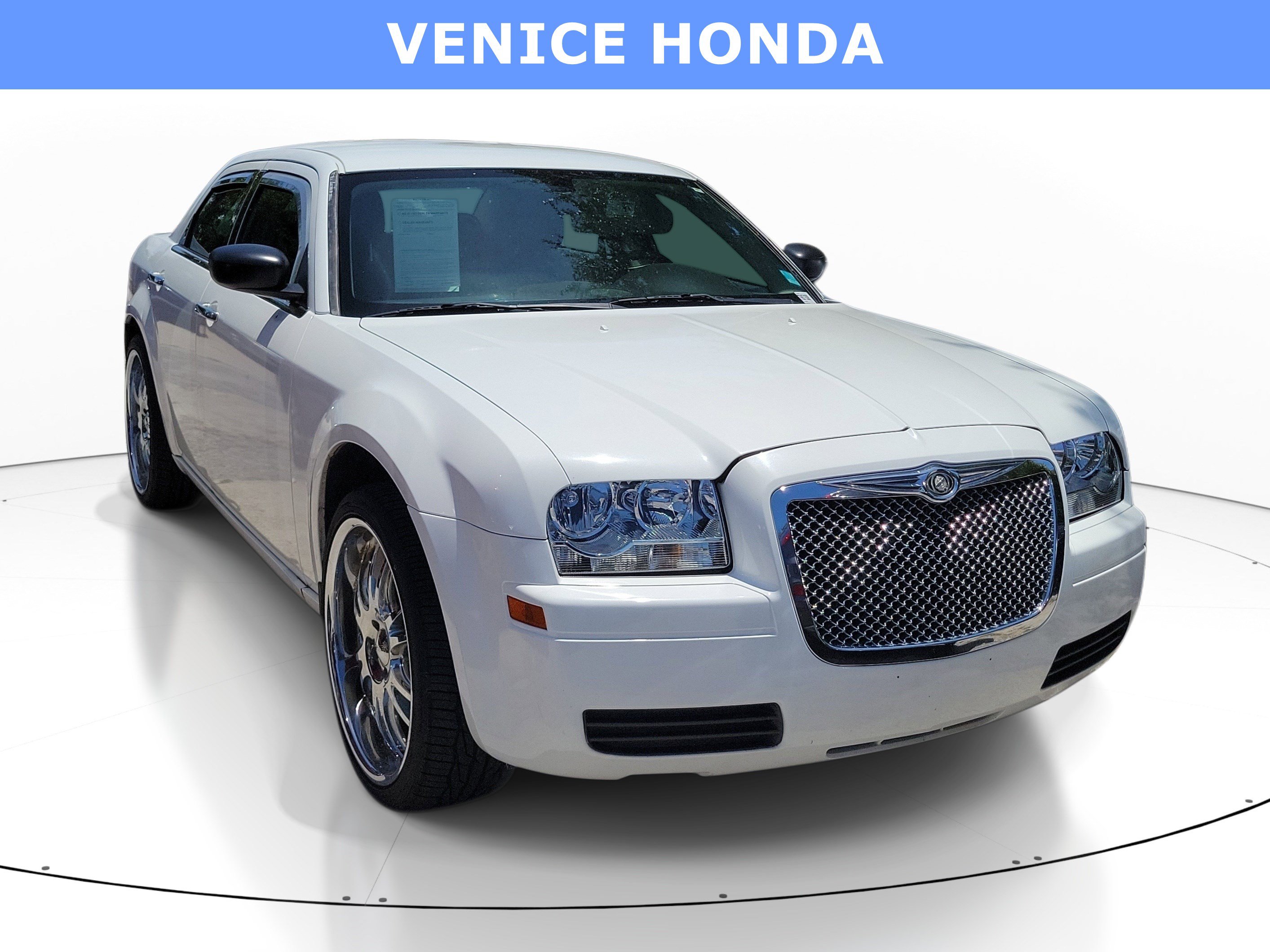 Used 2007 Chrysler 300 RWD image 1