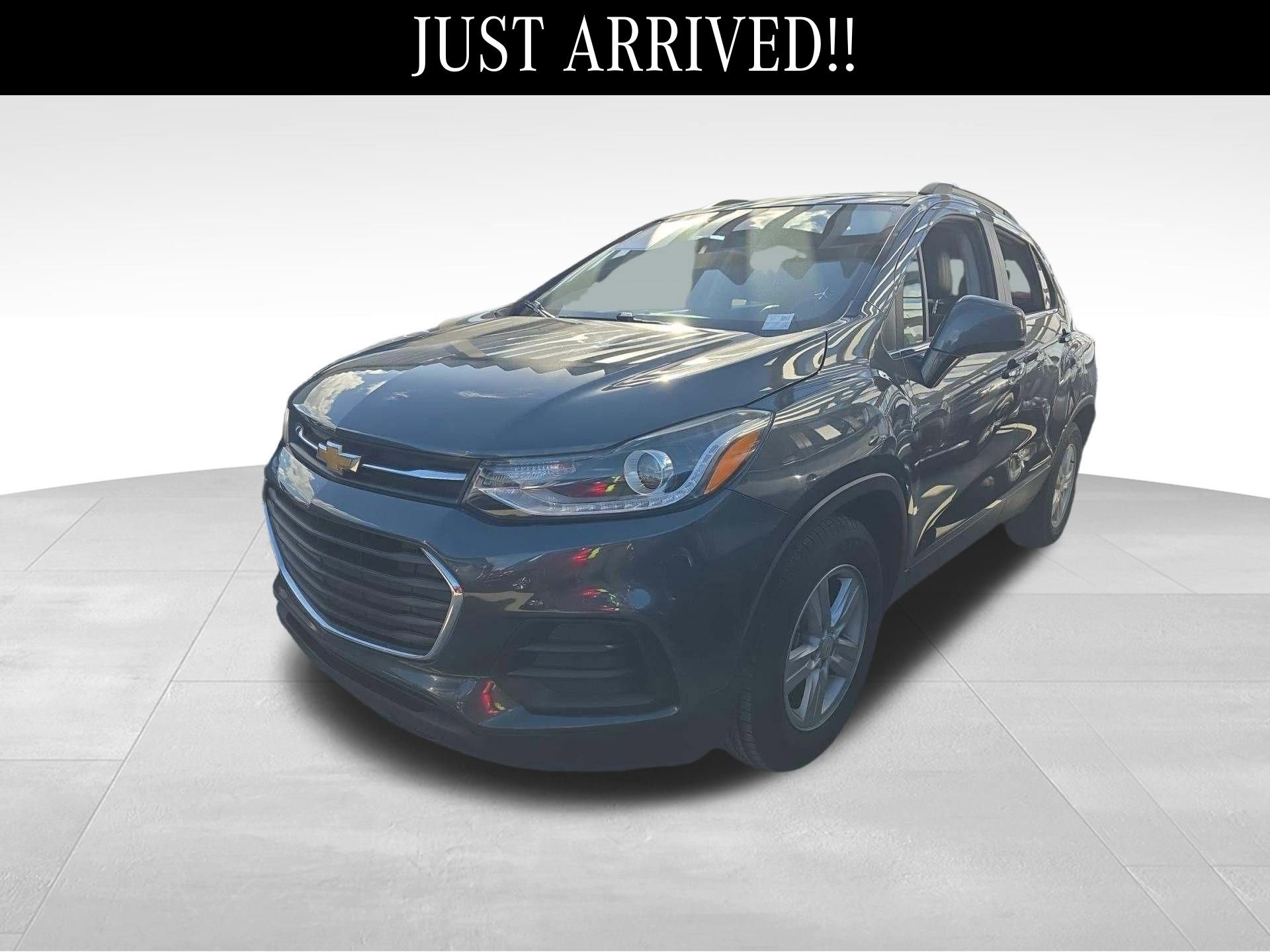 Used 2017 Chevrolet Trax LT w/ LT Convenience Package image 2